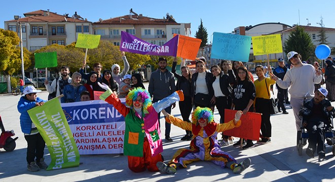 Engellilerden farkındalık yürüyüşü