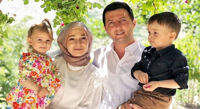 Enkazda kalan Uğur öğretmen ile 2 çocuğu öldü