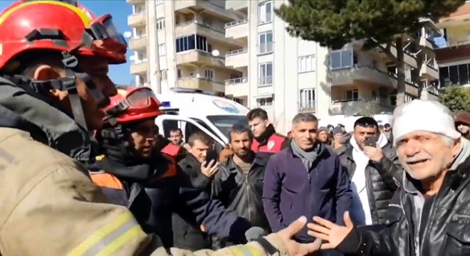 Enkazdan çıkarılan Kerem'e Beşiktaş sözü