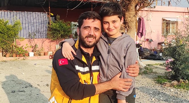 Enkazdan kurtarılan Batu, 'Tatil oldu mu?' diye sormuş