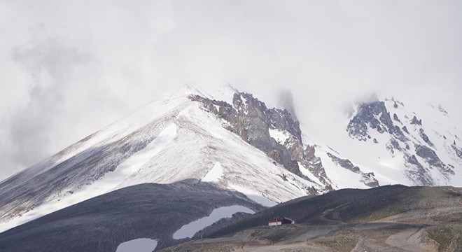Erciyes'e haziran karı