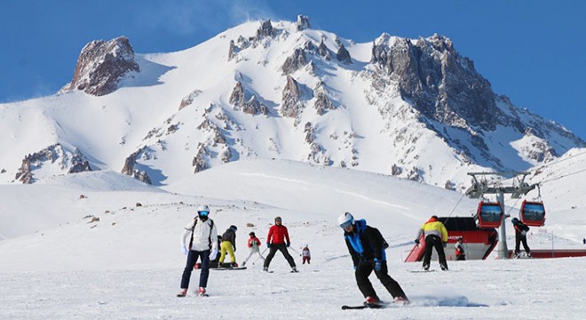 Erciyes te yılbaşı yoğunluğu