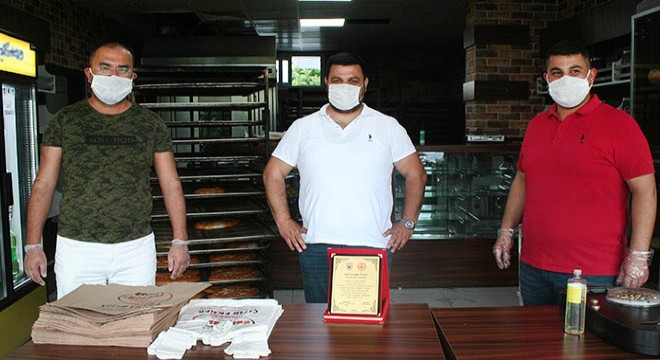 Erdemli'de örnek fırıncıya plaket