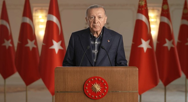 Erdoğan: Enkazdan sağ çıkarılan insanımızın sayısı 8 binin üzerinde