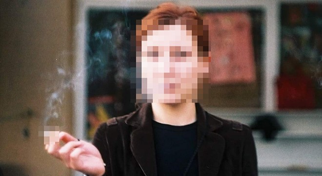 Erkek arkadaşının kafasında içki şişesi kırıp, bıçakladı