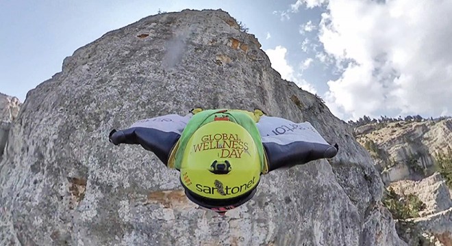 Ermenek te wingsuit pilotu, 1530 metreden atladı