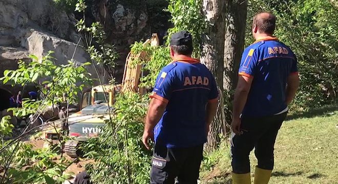 Erzurum da HES tünelinde çalışırken selde kaybolan işçi aranıyor