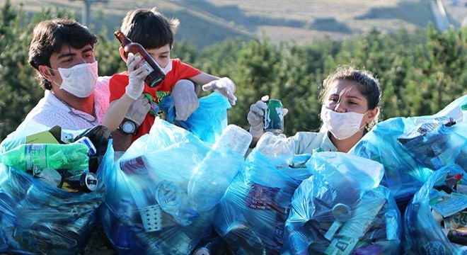 Erzurumlu çiftten örnek 'çevre temizliği'
