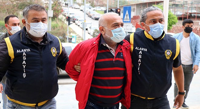 Eş cinayeti sanığı: Rabia elime yapıştı, silah ateş aldı