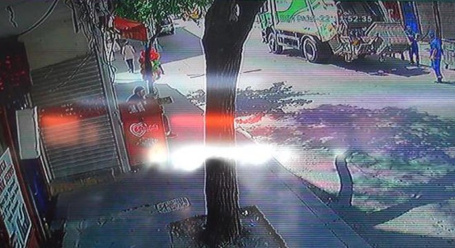 Esenyurt'ta çöp kamyonu hamile kadına çarptı