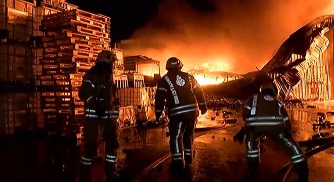 Esenyurt'ta depo yangını