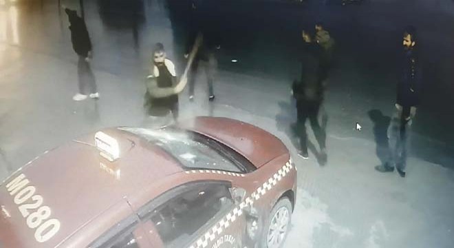 Esenyurt'ta taksicilerin kavgası kamerada