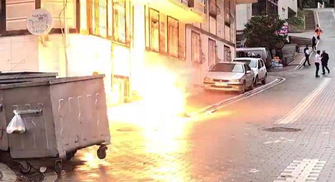 Esenyurt'ta yer altı kabloları patladı