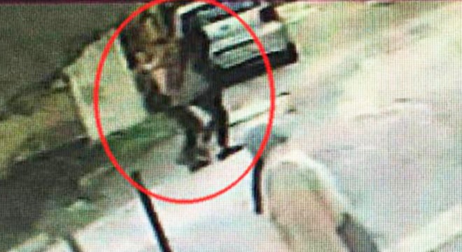 Eşi tarafından öldürülen kadının son anları kamerada