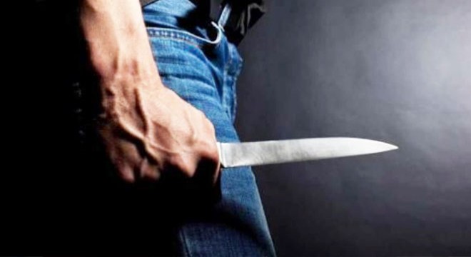 Eşi ve kayınvalidesini bıçakladı