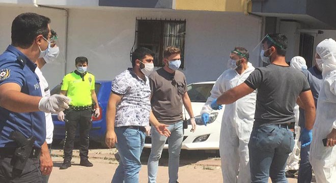Eşine kızdı, çatıda intihara kalkıştı