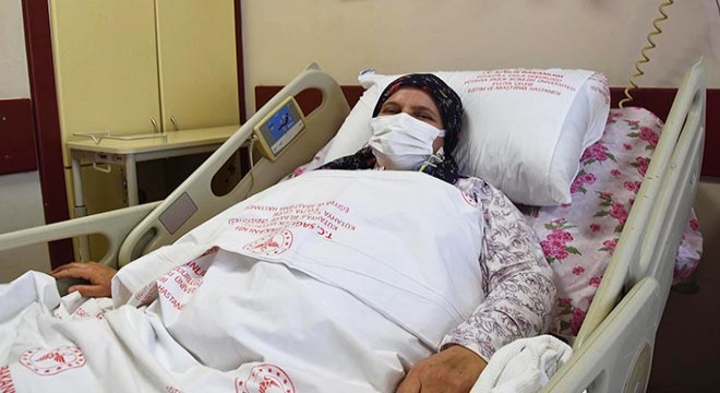 Eşine refakatçi olarak gittiği hastanede, tümör ameliyatı oldu