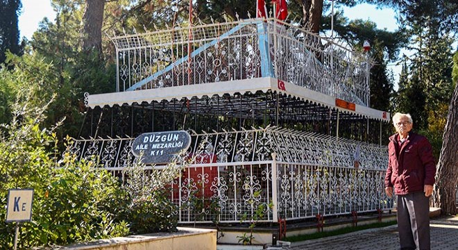 Eşine 'türbe' gibi mezar yapıp, elektrikle aydınlattı
