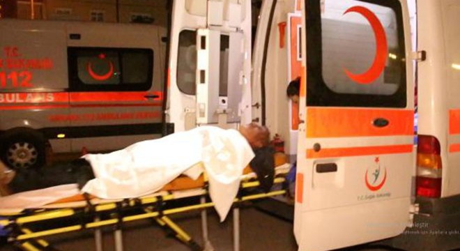 Eşine ve ailesine bıçakla saldırdı: 5 yaralı