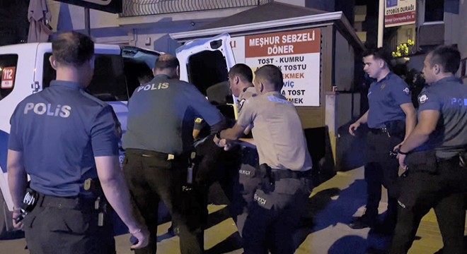 Eşine ve gelen polislere saldıran şüpheli gözaltına alındı