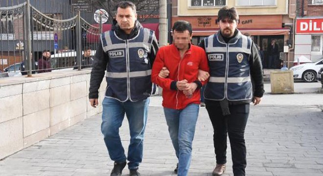 Eşini bıçakla öldüren koca tutuklandı