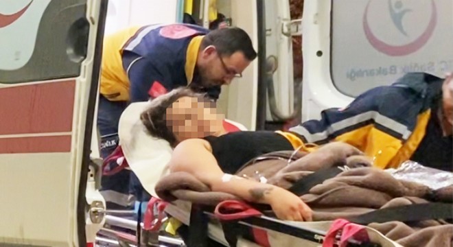 Eşini bıçaklayan koca: Annemin kredi kartlarını kullandı