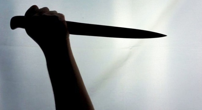 Eşini bıçaklayıp, poşetle boğarak öldürdü