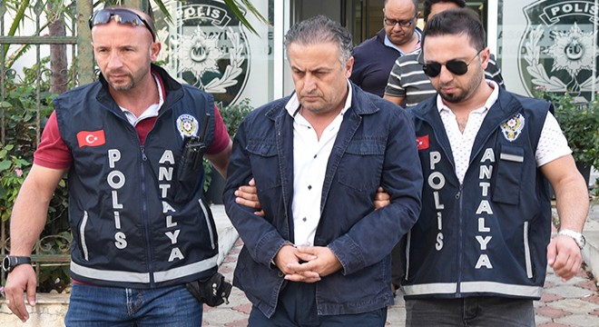 Eşini de 'avukatım' diye kandırmış