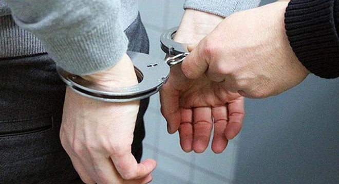 Eşinin burnunu kıran Gelecek Partisi Ardahan İl Başkanı tutuklandı