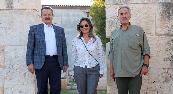 Eski bakanlar Çelik ve Günay, Demre'de müze gezdi
