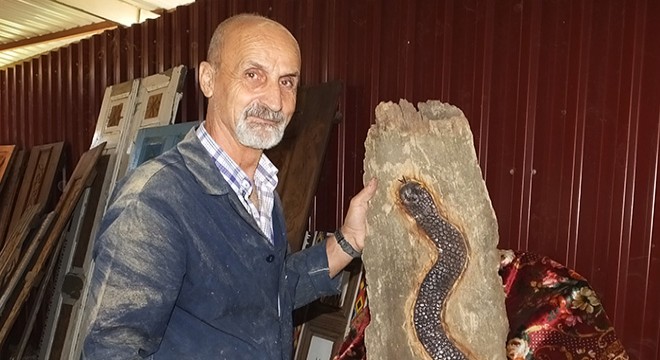 Eski kapı ve dolap kapaklarını sanat eserine dönüştürüyorlar