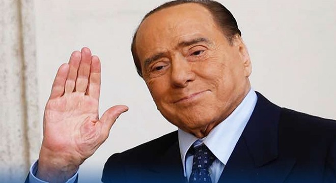 Eski İtalya Başbakanı Silvio Berlusconi hayatını kaybetti