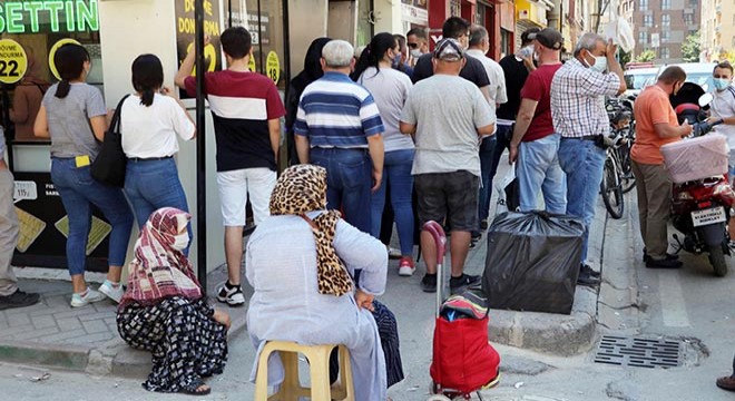 Eskişehir'de 'ucuz baklava' kuyruğu