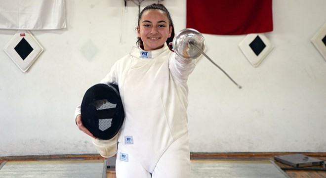 Eskrim sporcusu Arzem in hedefi olimpiyat madalyası