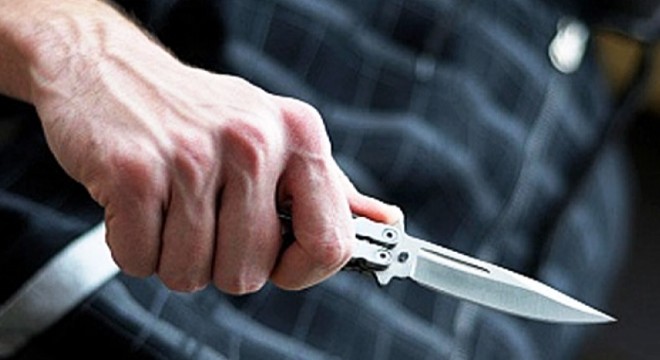 Ev arkadaşını kalbinden bıçaklayarak öldürdü
