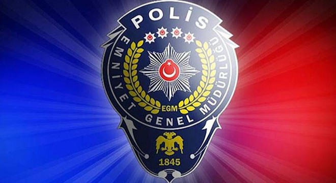 Ev partisine polis baskını kamerada