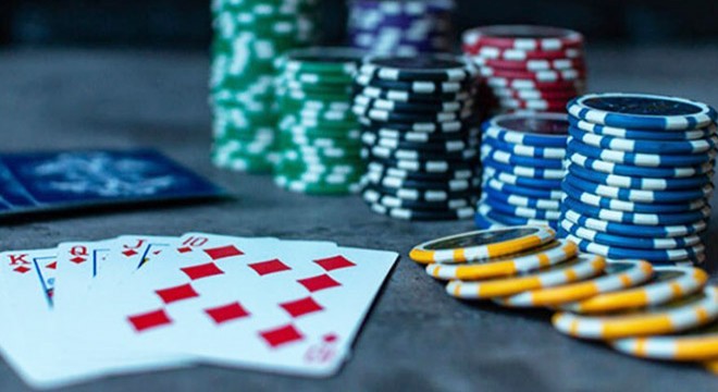 Evde kumar oynayan 16 kişiye 70 bin lira ceza