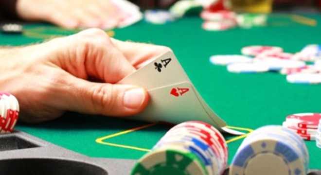Evde kumar oynayan 31 kişiye 106 bin 516 lira ceza