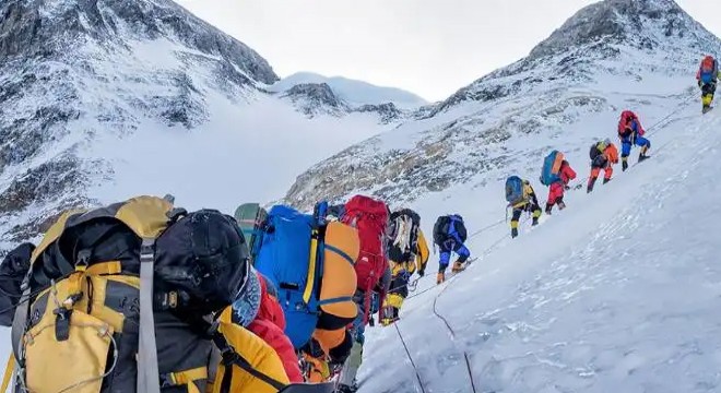 Everest tırmanışlarında bu yıl en ölümcül sezon oldu