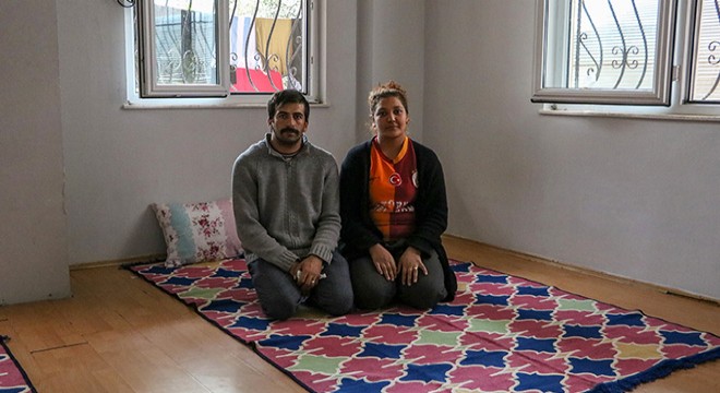 Evi su basınca, taksitleri yeni biten eşyaları çöpe gitti