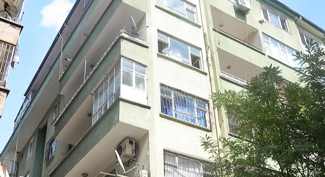 Evin balkonundan atlayan 14 yaşındaki kız, fuhşa zorlanmış