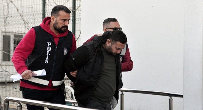 Evinde 12 ruhsatsız tabanca ele geçirildi