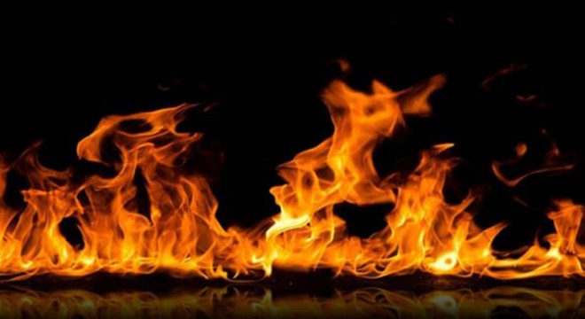 Evinde çıkan yangında dumandan etkilenip, hastanelik oldu