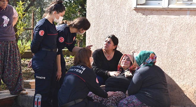 Evinde çıkan yangını, gözyaşlarıyla izledi