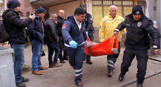 Evinde eşinin gözleri önünde öldürüldü