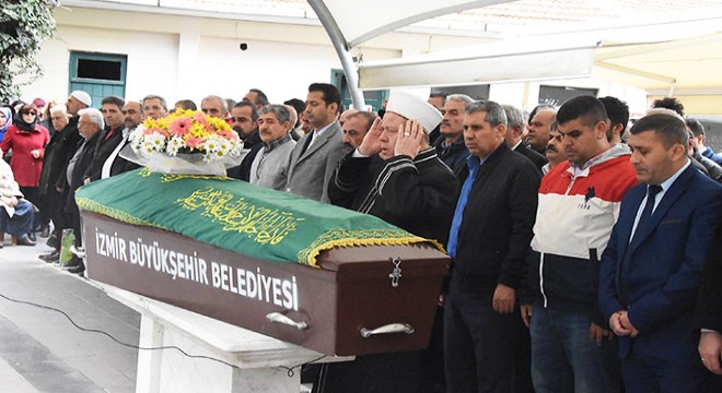 Evinde ölü bulunan doktor, toprağa verildi
