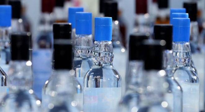 Evinde sahte içki üreten kişi yakalandı