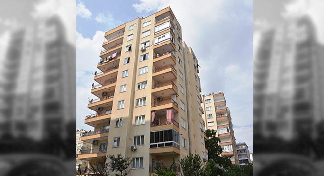 Evinin balkonunda ölü bulundu