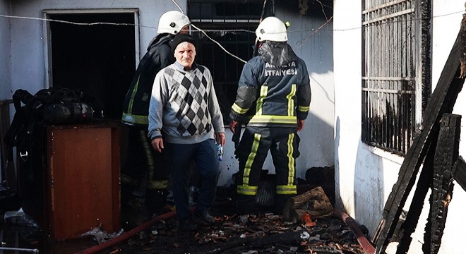Eviyle birlikte, biriktirdiği kira parası da yandı