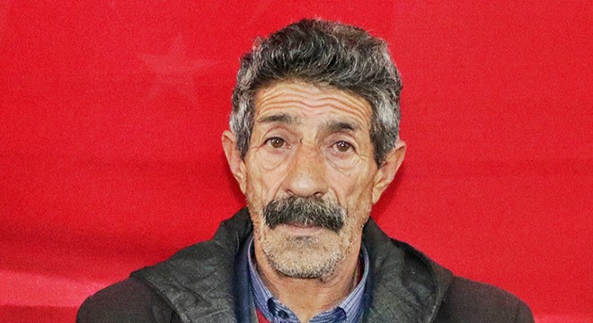 Evlat nöbetindeki baba: Oğlum 3 kişi teslim oldu, çabuk gel